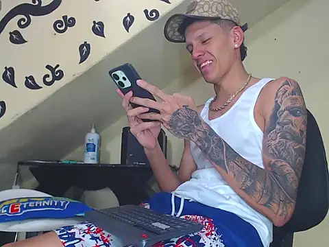 gabriel reyes21 online show from February 26, 6:15 am