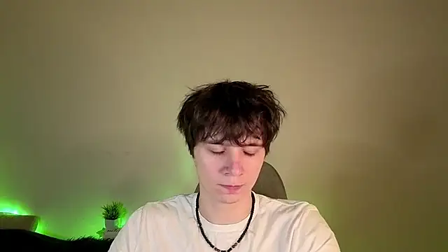 AnthonyCuutie online show from May 14, 7:01 pm