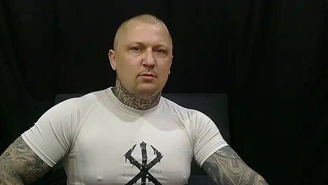devilWithTats online show from May 28, 2:26 pm