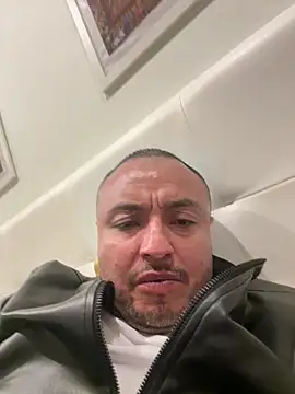 alexandeerr1986 online show from April 17, 10:01 pm