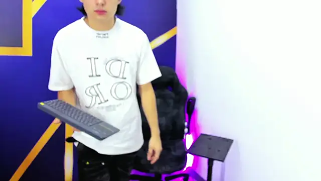 monky 0002 online show from July 12, 4:36 am