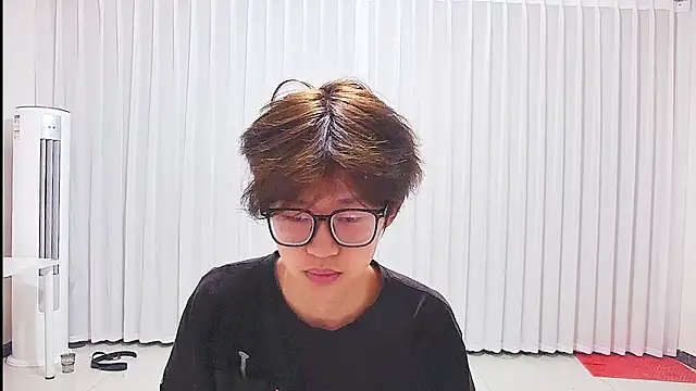 Chili-001 online show from June 27, 2:55 pm