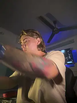 AngelLatinBoy online show from March 9, 4:06 am