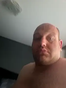 Gert696912 online show from June 2, 6:31 pm