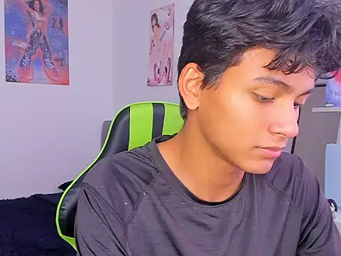 PaulTallx online show from March 18, 6:44 pm