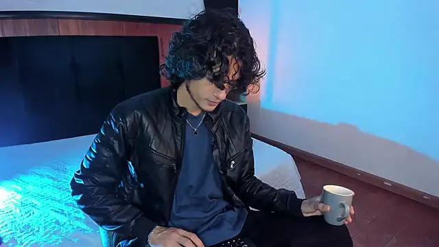 Skinny Mac online show from April 2, 2:14 pm