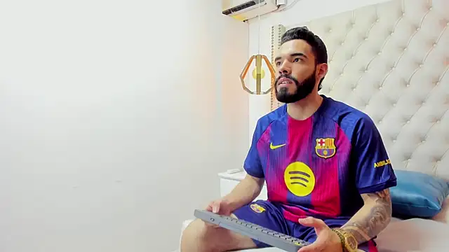 JEAN LEWIS2 online show from April 25, 4:15 am