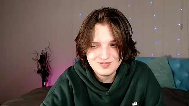 delalex online show from March 24, 9:08 pm