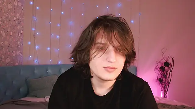 delalex online show from March 17, 8:44 pm