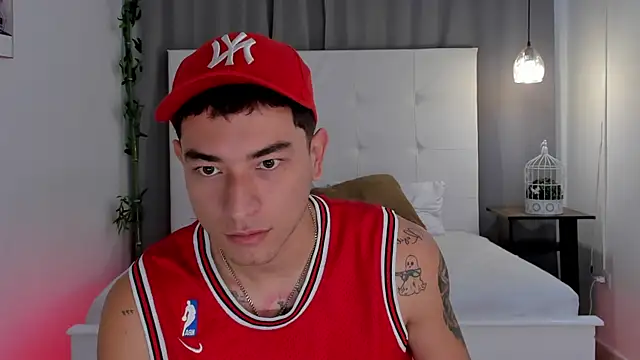 Thiago 2003  online show from June 1, 12:27 pm