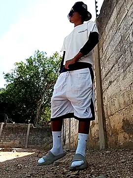 spittingpig1 online show from April 9, 2:34 pm