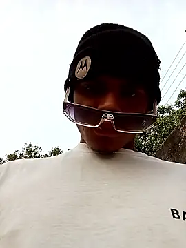 spittingpig1 online show from March 31, 10:00 pm