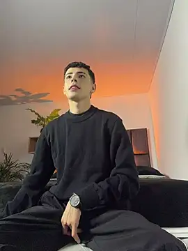 SebastianReed  online show from May 21, 2:40 am