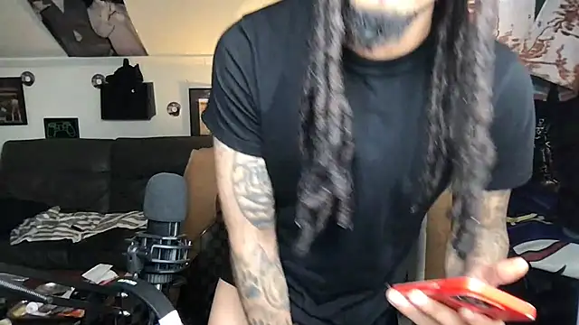 chasehilfiger29 online show from March 16, 6:28 am