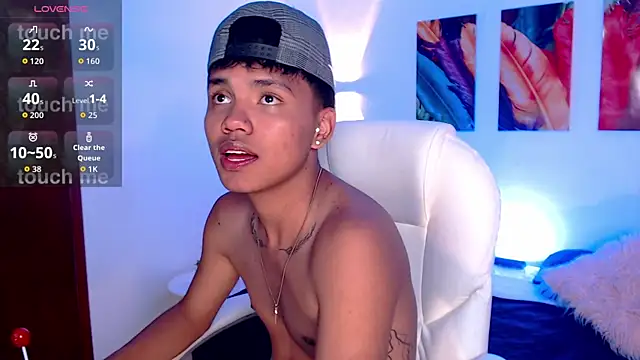 thiagosterling online show from April 25, 11:46 pm