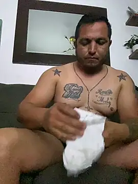 HOTB0Y18 online show from June 15, 7:44 am