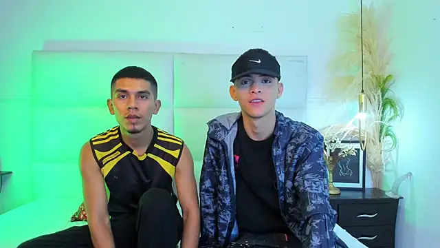 your d0ll1 online show from April 18, 1:45 pm