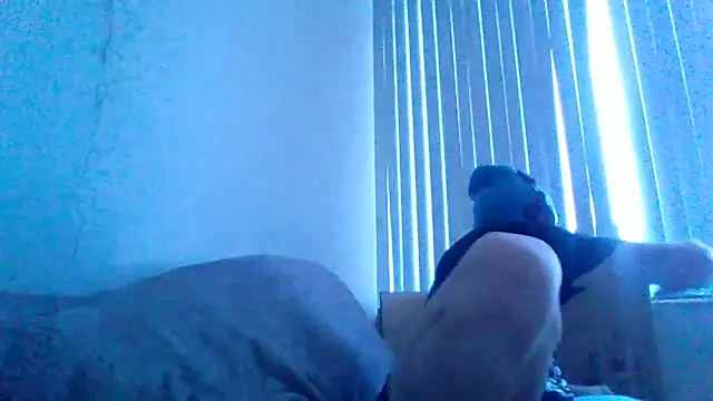 alejandro69420 online show from April 18, 5:36 pm