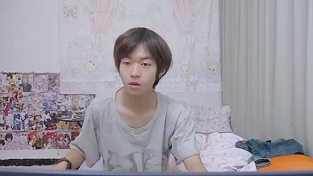 buding-001 online show from May 14, 10:57 am