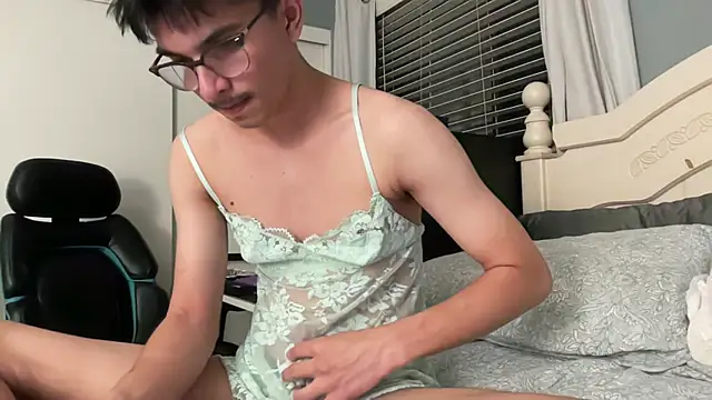 femmyslut online show from March 26, 8:07 am