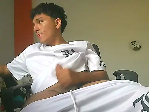 boynovaa online show from April 3, 8:27 pm