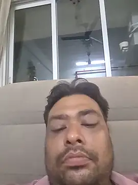 Meninmumbai online show from May 17, 3:30 pm