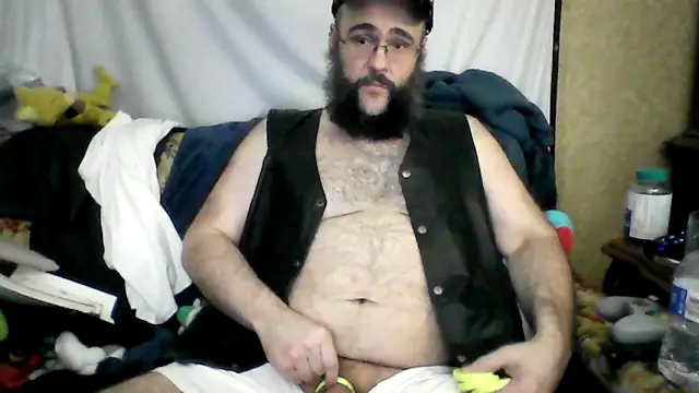 BriTheTopBear online show from May 6, 12:55 am