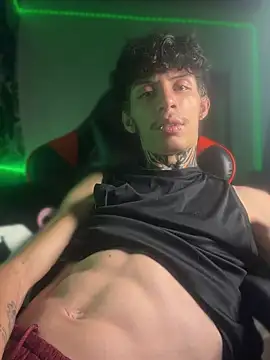 rafaelluciii online show from April 24, 6:05 am