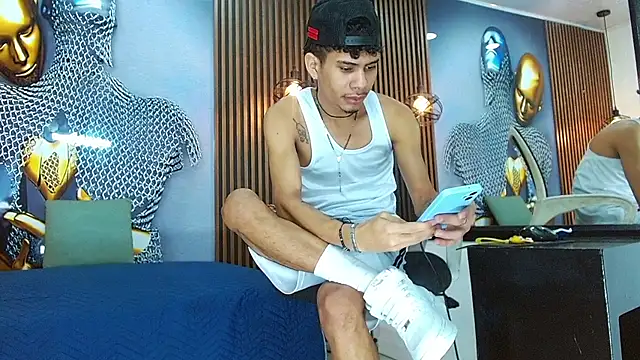 Skinny cute Alyer online show from May 12, 2:20 am