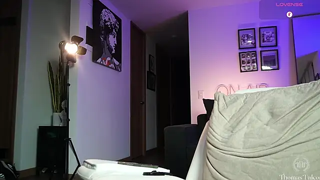 Thomas Falcon1 online show from May 10, 2:24 am