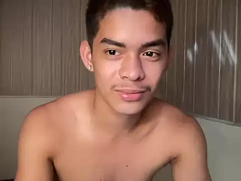 yourhotasian jhonpol16 online show from June 2, 1:17 am