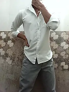 itsmemadhu2019 online show from May 20, 8:04 pm
