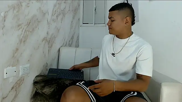 Dante  jons online show from May 25, 5:35 am