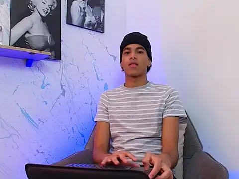 Gabriiel maddox online show from April 15, 1:44 pm