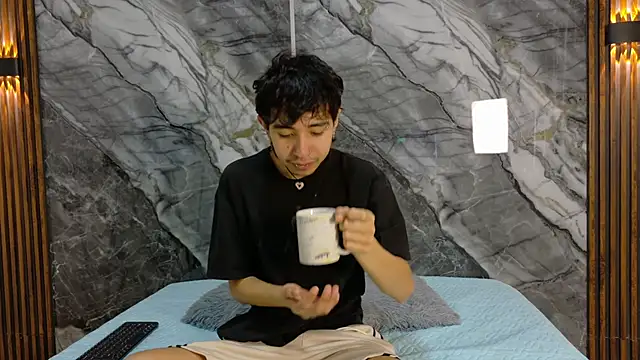 NoahWalker   online show from May 24, 11:05 am