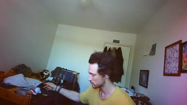 JohnnyMoves online show from June 3, 8:47 pm