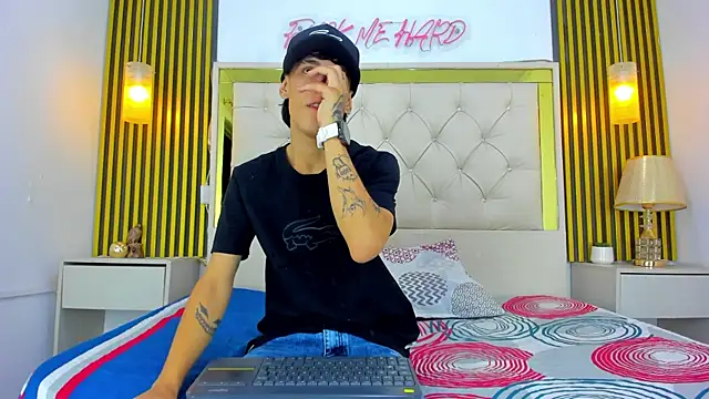 Just18Jake  online show from May 8, 12:11 am
