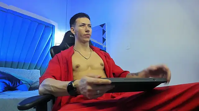 OliverThompsonJS online show from June 2, 4:46 am