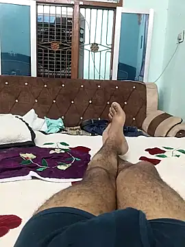 mahireddy011 online show from April 17, 5:37 pm