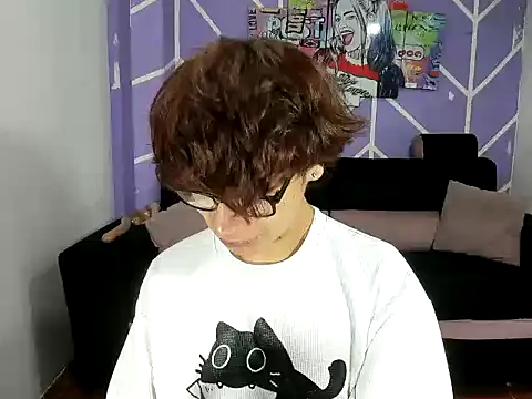 JULIAN HOT  online show from May 23, 8:03 pm
