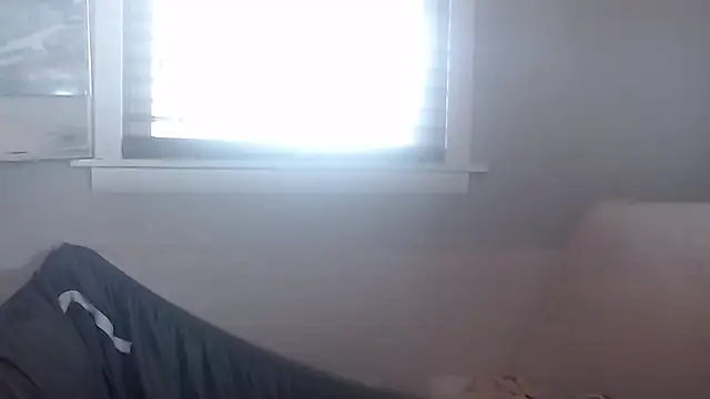 studlyhardwoodd online show from April 21, 6:36 pm