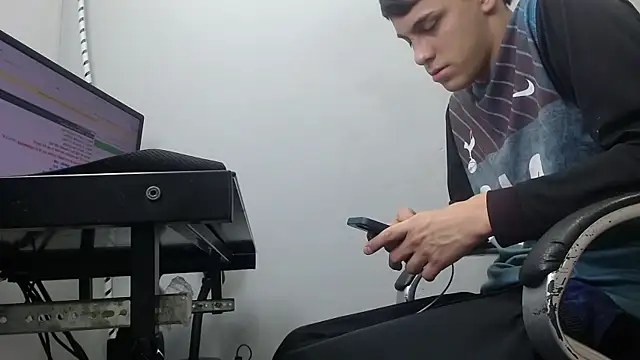 Ethanx18  online show from May 14, 4:21 am