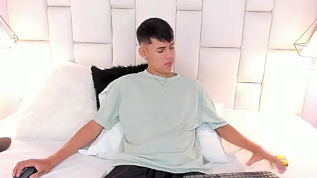 JacobFerrer online show from June 3, 5:51 pm