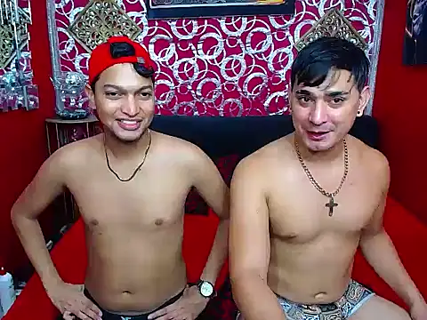 COUPLEFRIENDBAREBACK online show from May 14, 7:34 pm