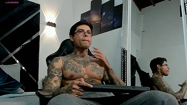 EdoardoJS online show from May 16, 12:08 am