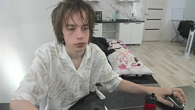 Nolan Sagee online show from June 13, 5:16 am