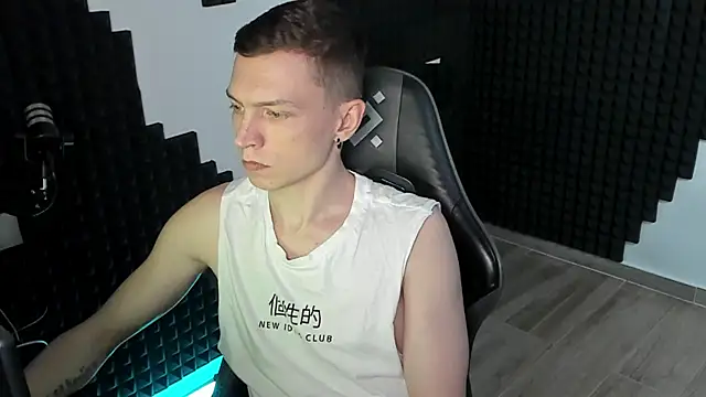 More than friend online show from June 3, 2:33 pm