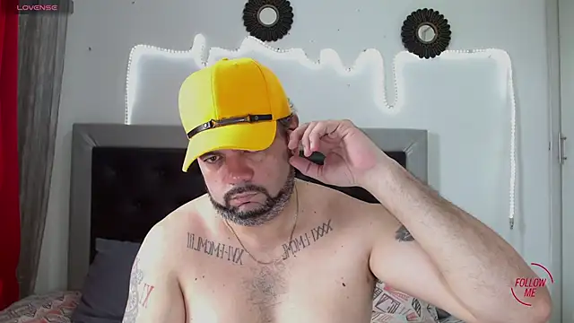 Snapshot of perverseveteranmanxxx chatting on October 21, 3:48 pm perverseveteranmanxxx online show from October 21, 3:48 pm