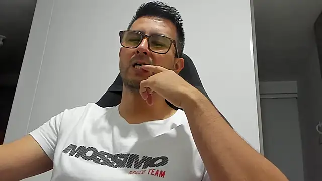 LucaBorbon online show from May 25, 11:22 pm