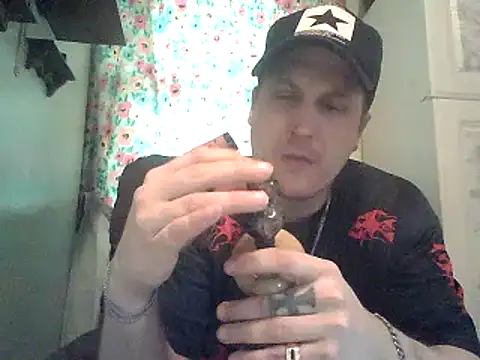 JoeFavorite69 online show from May 25, 11:33 pm